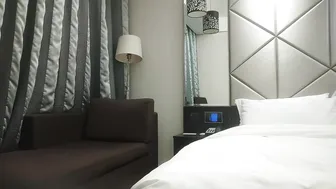 外围收割机，直播间粉丝强烈要求返场，双洞齐开，极品小萝莉，欲仙欲死