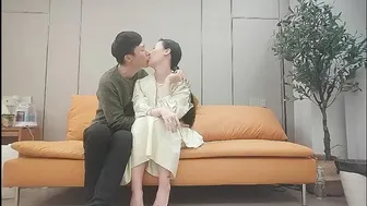 3000块约炮，连衣裙极品大圈外围女，口交大鸡巴，房间内随意抽插，浪荡呻吟，真刺激-看片网址:k3k3.tv