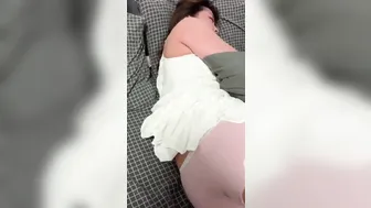 男闺蜜趁她喝醉了还拿手机拍