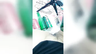 周晓琳妹妹让大哥玩逼疯狂刺激重口，啤酒瓶可乐罐，酱油瓶子加拳交，插尿道搞到高潮喷尿，扩