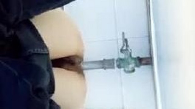     偷拍高中同學上廁所   