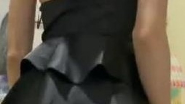  大學騷美女美臀誘惑 