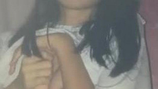  騷奶妹宿舍露奶裝可愛 