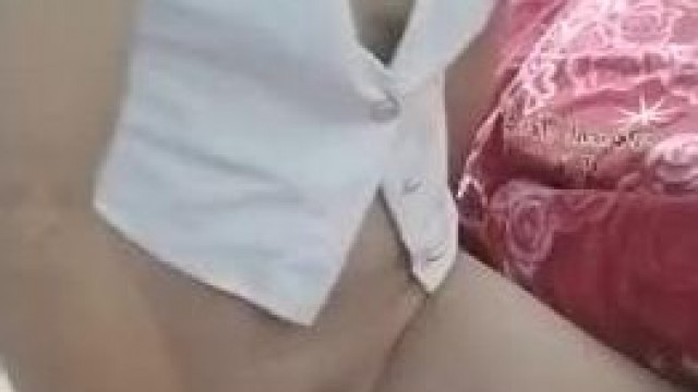 妹子在家自慰